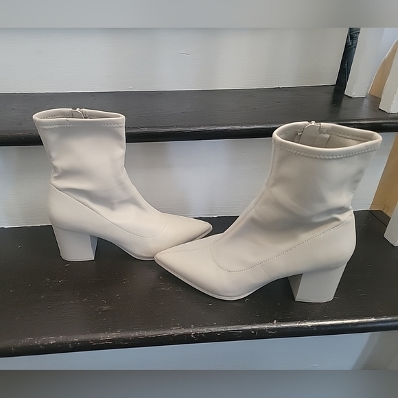 Aldo Priella Ankle boot Chunky Healed Boot In Color Bone Pointed Toe  US 9 - Picture 5 of 8